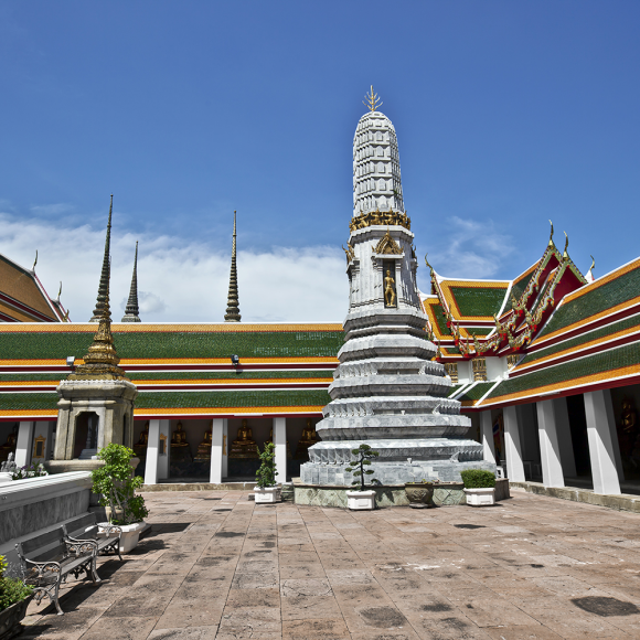 Wat Phra Chetuphon Vimolmangklararm Rajwaramahaviharn (Wat Pho – Temple of the Reclining Buddha)